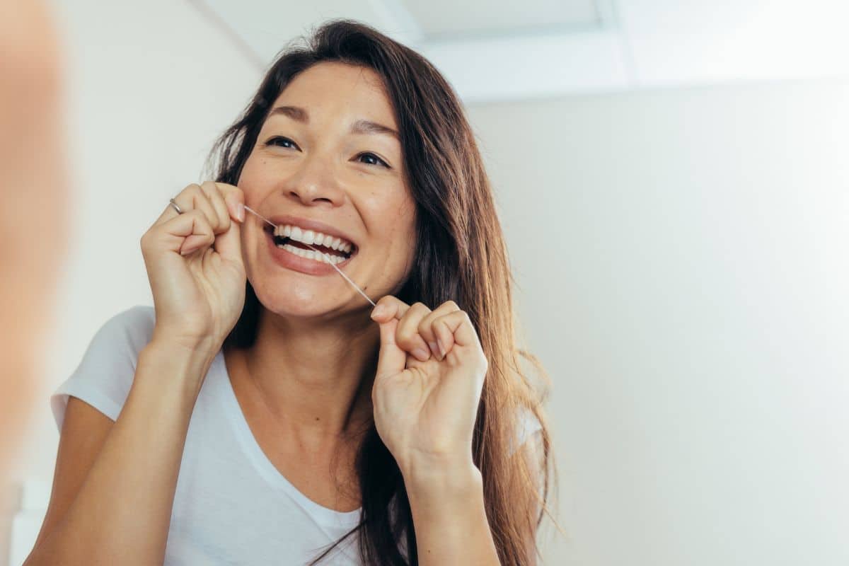 Floss Before or After Brushing